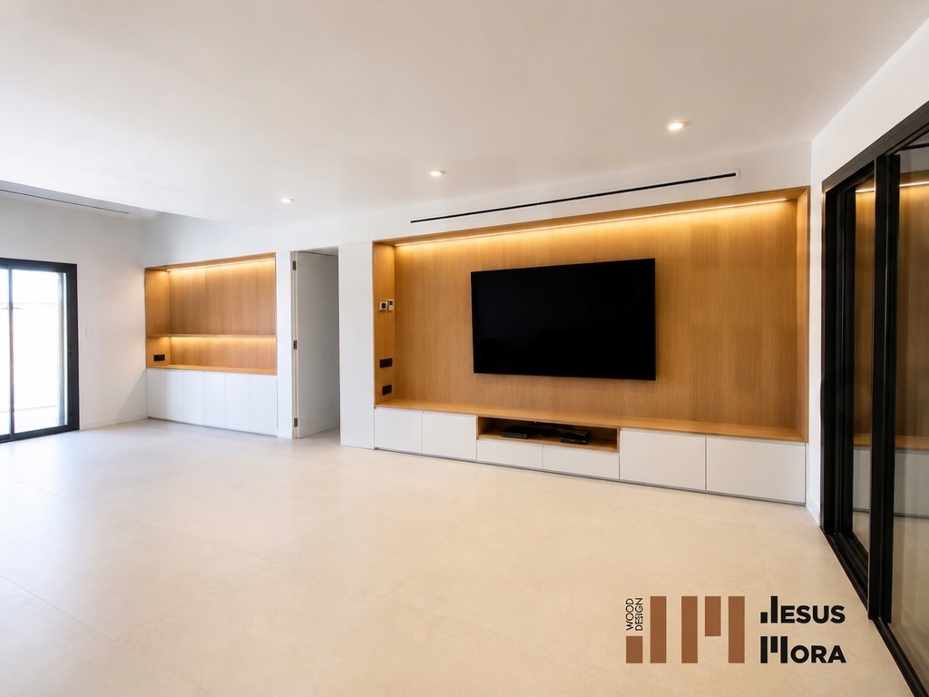 Mueble de salón en madera y blanco con televisión integrada